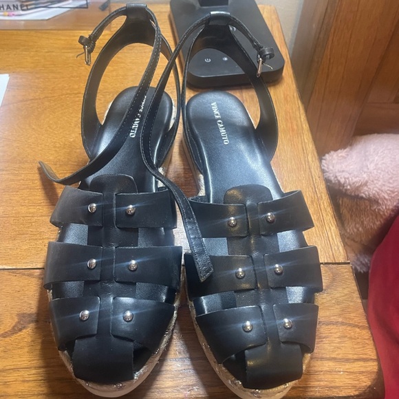 Leather Vince Camuto sandals! Size 9.5. - Picture 2 of 8